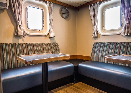 Lounge du bateau d'expédition Professor Khromov - Région polaire | Les Mondes Polaires