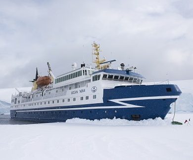 Exterieur du bateau d'expédition Ocean Nova - Région polaire | Les Mondes Polaires