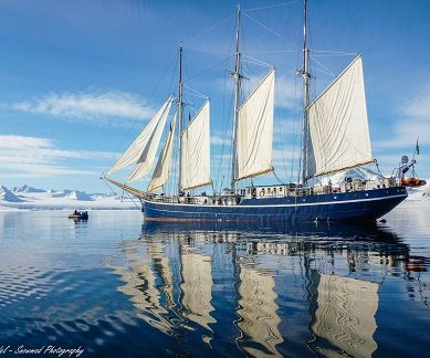 Exterieur du voilier d'expédition Rembrandt - Région polaire | Les Mondes Polaires