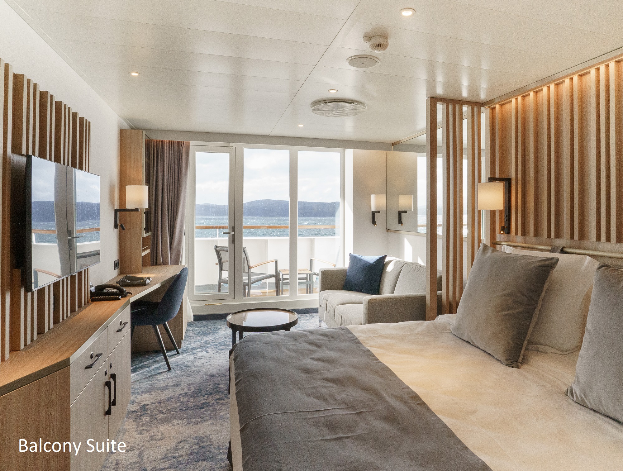 bateau-ultramarine-balcony-suite