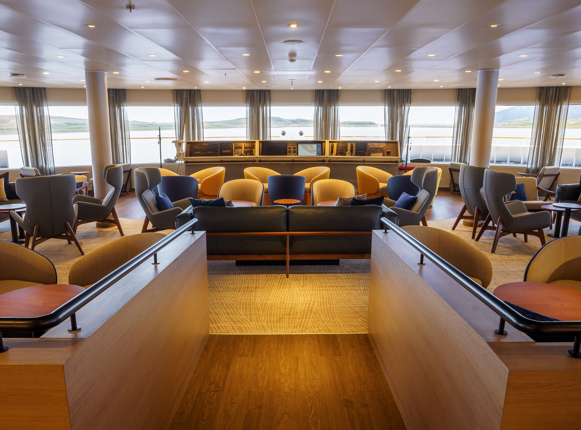 bateau-ultramarine-lounge