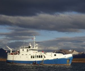 Exterieur du bateau d'expedition Polaris - région polaire | Les Mondes Polaires