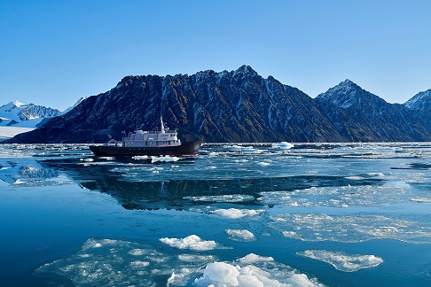 Exterieur du bateau d'expedition Balto - région polaire | Les Mondes Polaires